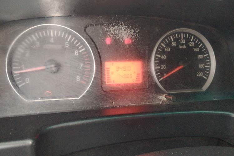 Used FORTHING Lingzhi 2016 V3 1.5L 7-Seater Comfort Model China V Standard Instrument Cluster