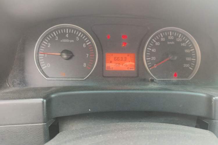 Used FORTHING Lingzhi 2016 M3L 1.6L 7-Seater Comfort Model Instrument Cluster