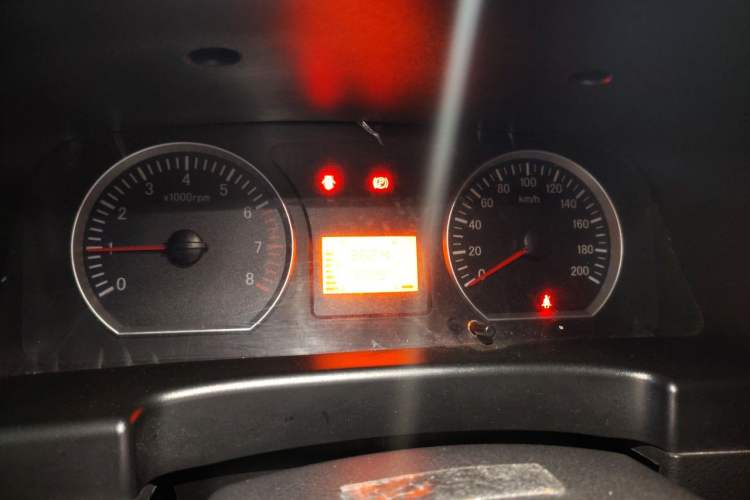 Used FORTHING Lingzhi 2016 M3 1.6L 7-Seater Comfort Model China IV Standard Instrument Cluster