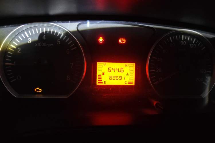 Used FORTHING Lingzhi 2016 M3L 1.6L 7-Seater Standard Model Instrument Cluster