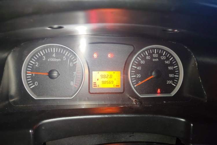 Used FORTHING Lingzhi 2016 V3 1.5L 7-Seater Luxury Model China IV Standard Instrument Cluster