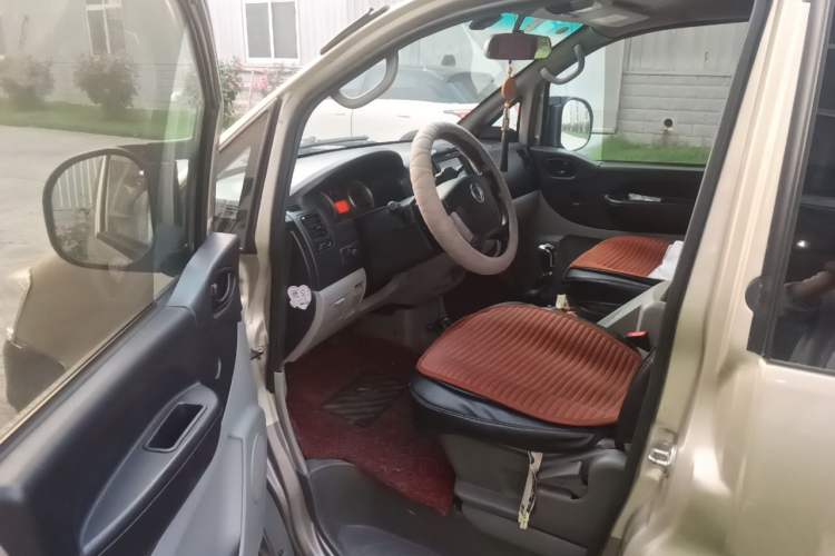 Used FORTHING Lingzhi 2016 M3L 1.6L 7-Seater Luxury Model Interior 3