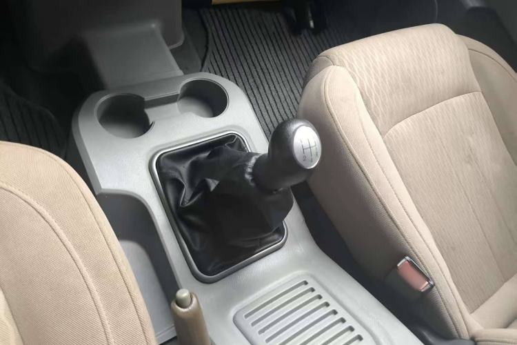 Used FORTHING Lingzhi 2016 M3L 1.6L 7-Seater Comfort Model Interior 7