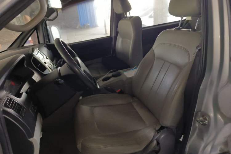 Used FORTHING Lingzhi 2016 M5 2.0L 7-seat Long-wheelbase Comfort Version Left Front Seat