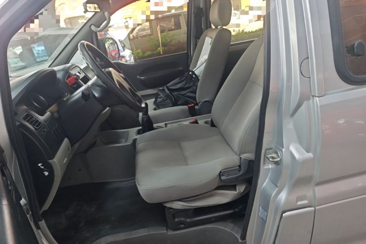 Used FORTHING Lingzhi 2016 V3 1.5L 7-seat Standard Model China IV Standard Left Front Seat