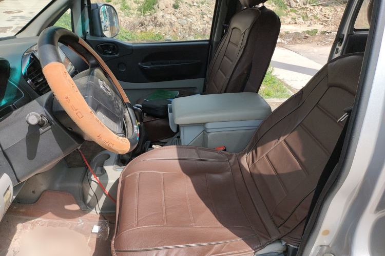 Used FORTHING Lingzhi 2016 M3L 1.6L 7-Seater Comfort Model Left Front Seat
