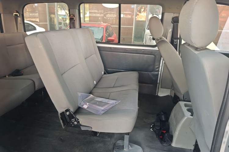 Used FORTHING Lingzhi 2016 V3 1.5L 7-seat Standard Model China IV Standard Left Rear Seat