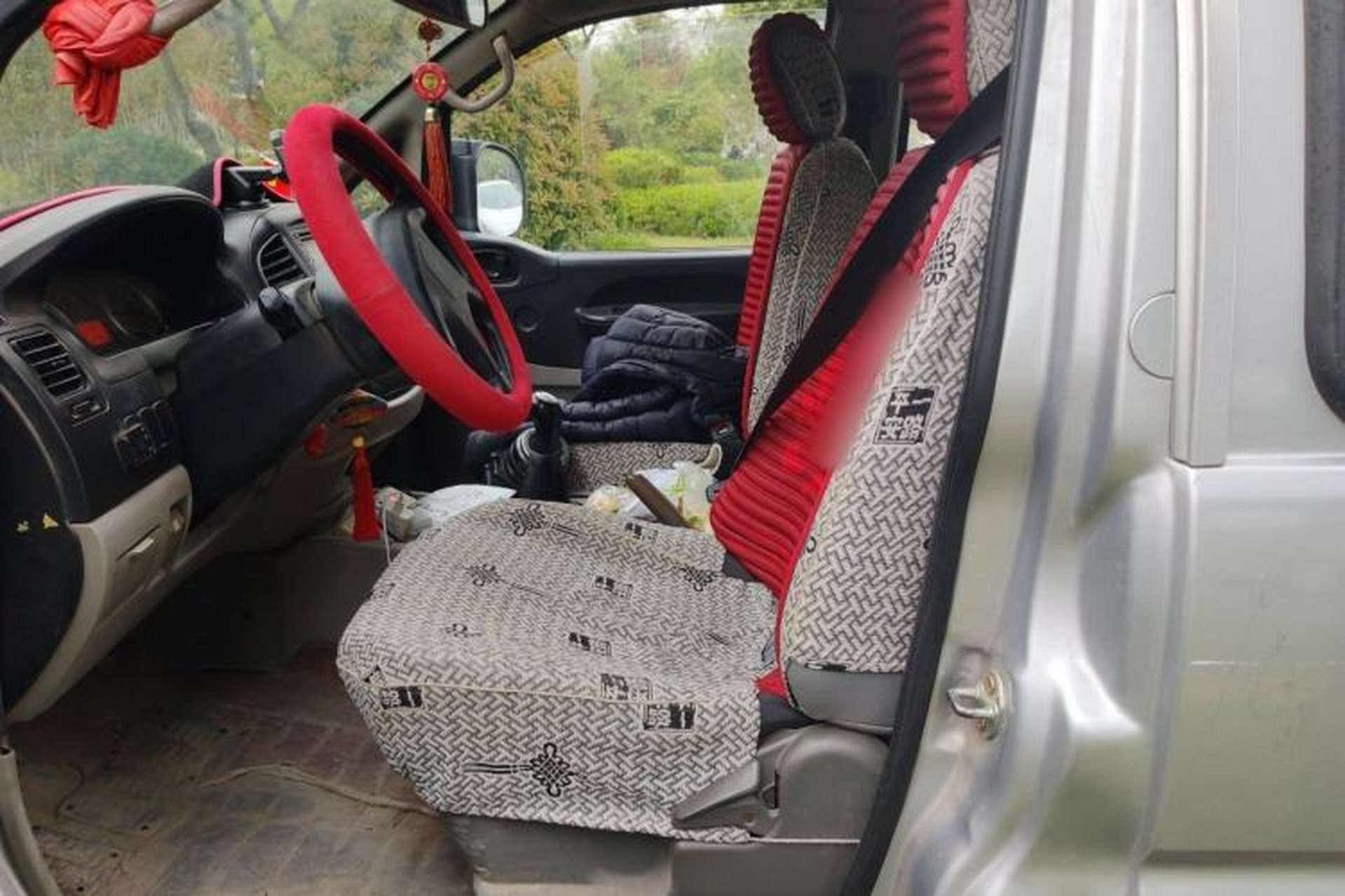 Used FORTHING Lingzhi 2016 M3L 1.6L 7-Seater Standard Model Left Rear Seat