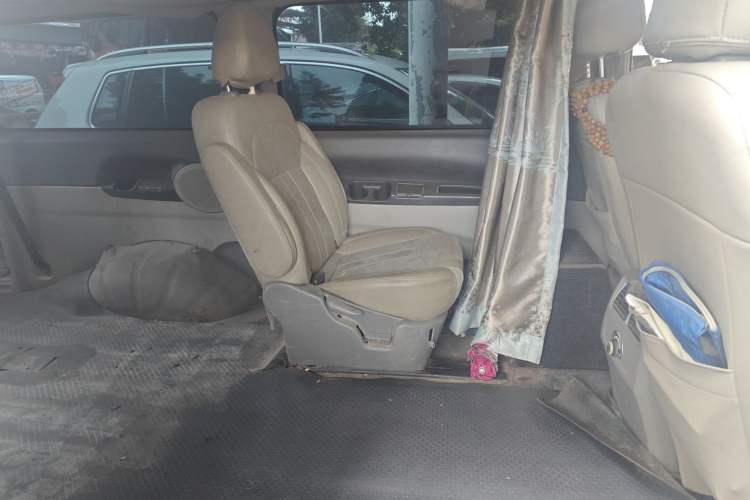 Used FORTHING Lingzhi 2016 M5 2.0L 7-seat Long-wheelbase Comfort Version Left Rear Seat