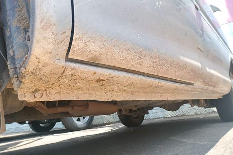 Used FORTHING Lingzhi 2016 V3 1.5L 7-seat Standard Model China IV Standard Left Side Sill