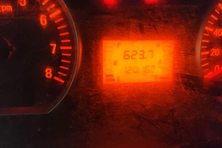 Used FORTHING Lingzhi 2016 M3L 1.6L 7-Seater Standard Model Odometer Close Up