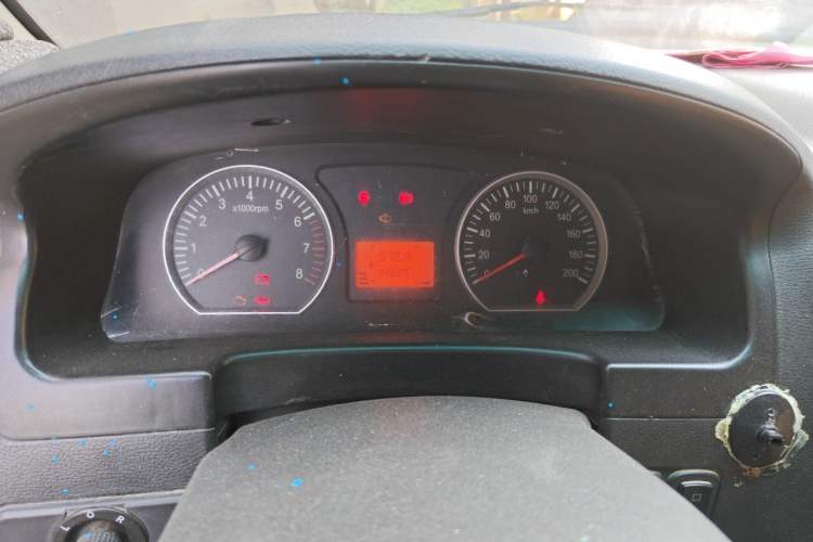 Used FORTHING Lingzhi 2016 M3L 1.6L 7-Seater Luxury Model Odometer Close Up