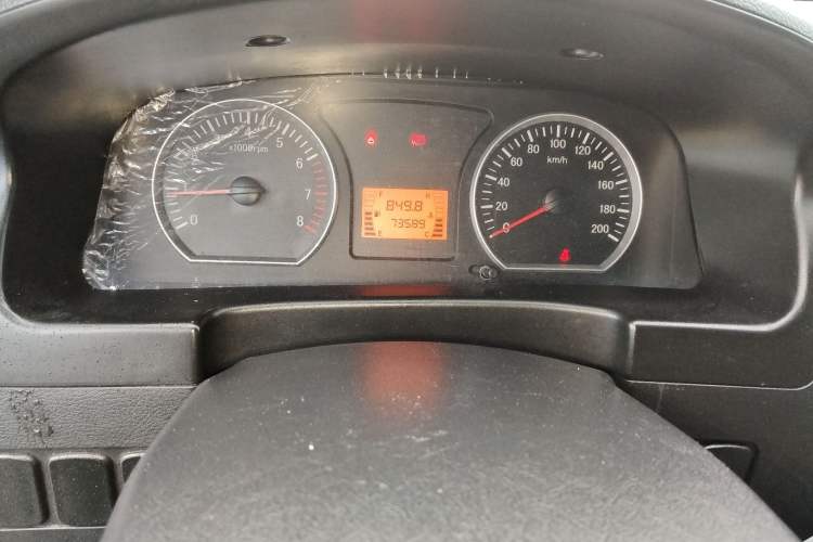 Used FORTHING Lingzhi 2016 M3L 1.6L 7-Seater Comfort Model Odometer Close Up