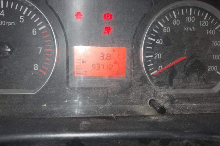 Used FORTHING Lingzhi 2016 M3L 1.6L 7-Seater Comfort Model Odometer Close Up