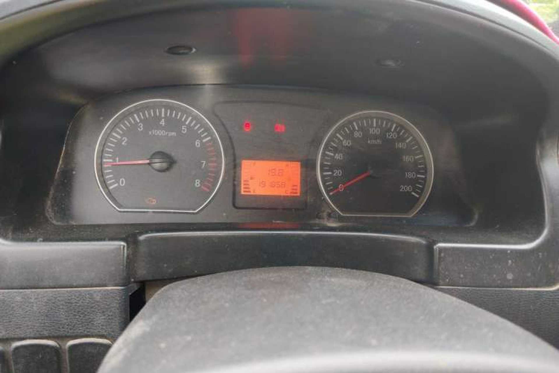 Used FORTHING Lingzhi 2016 M3L 1.6L 7-Seater Standard Model Odometer Close Up