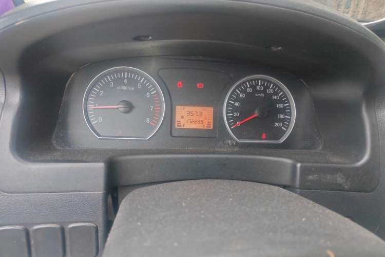 Used FORTHING Lingzhi 2016 M3L 1.6L 7-Seater Standard Model Odometer Close Up