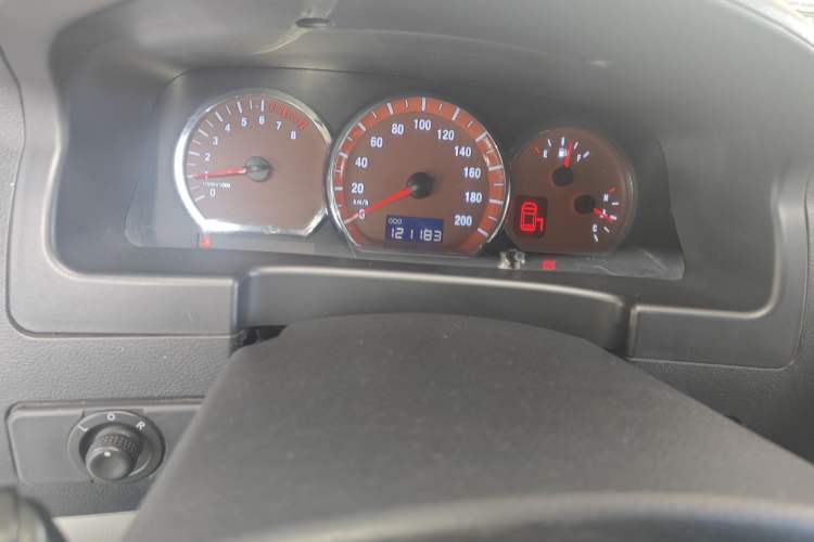 Used FORTHING Lingzhi 2016 M5 2.0L 7-seat Long-wheelbase Comfort Version Odometer Close Up