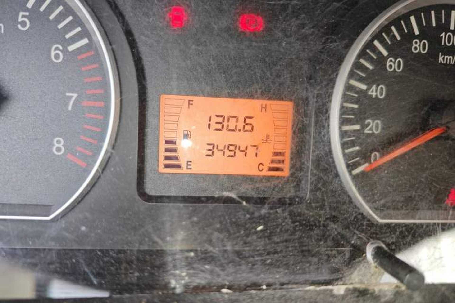 Used FORTHING Lingzhi 2016 M3L 1.6L 7-Seater Comfort Model Odometer Close Up