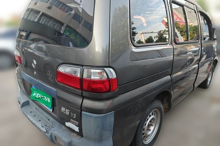 Used FORTHING Lingzhi 2016 V3 1.5L 5-Seater Special Edition Rear Right 45 Deg
