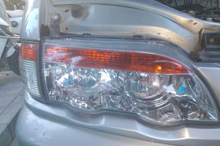 Used FORTHING Lingzhi 2016 V3 1.5L 7-Seater Standard Model China V Emission Standard Right Front Headlight