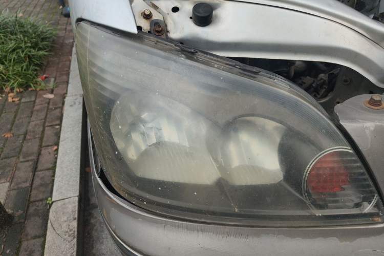 Used FORTHING Lingzhi 2016 M3L 1.6L 7-Seater Comfort Model Right Front Headlight