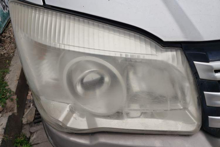 Used FORTHING Lingzhi 2016 M3 1.6L 7-Seater Standard Model China V Emission Standard Right Front Headlight