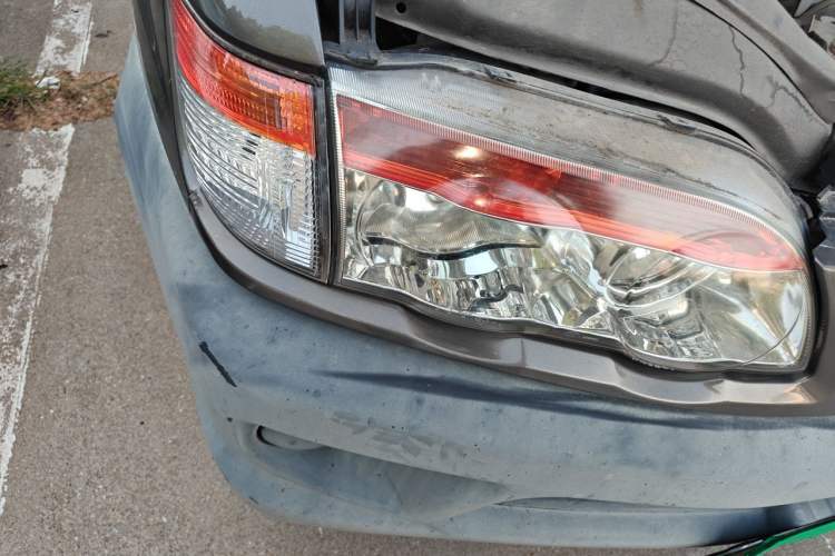 Used FORTHING Lingzhi 2016 V3 1.5L 5-Seater Special Edition Right Front Headlight