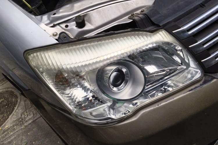 Used FORTHING Lingzhi 2016 M5 2.0L 7-seat Long-wheelbase Standard Model Right Front Headlight