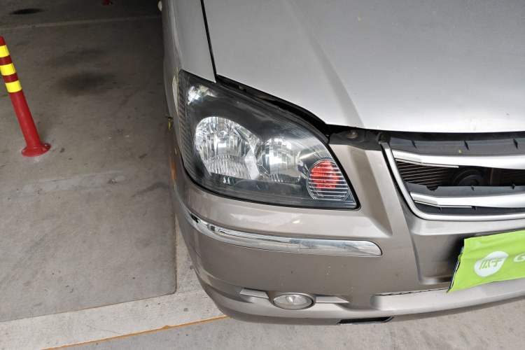 Used FORTHING Lingzhi 2016 M3L 1.6L 7-Seater Comfort Model Right Front Headlight
