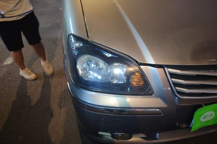 Used FORTHING Lingzhi 2016 V3 1.5L 7-Seater Luxury Model China IV Standard Right Front Headlight