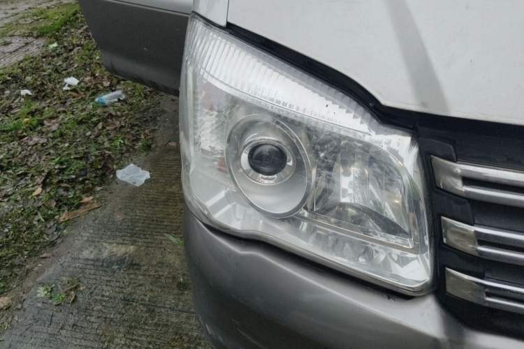 Used FORTHING Lingzhi 2016 M3 1.6L 7-Seater Luxury Model China IV Standard Right Front Headlight