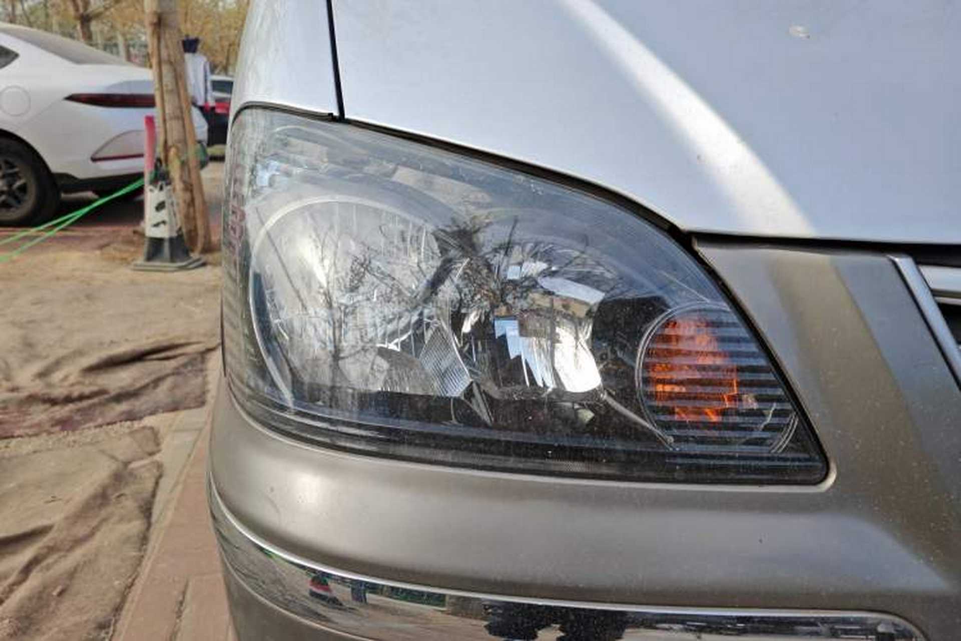Used FORTHING Lingzhi 2016 M3L 1.6L 7-Seater Comfort Model Right Front Headlight