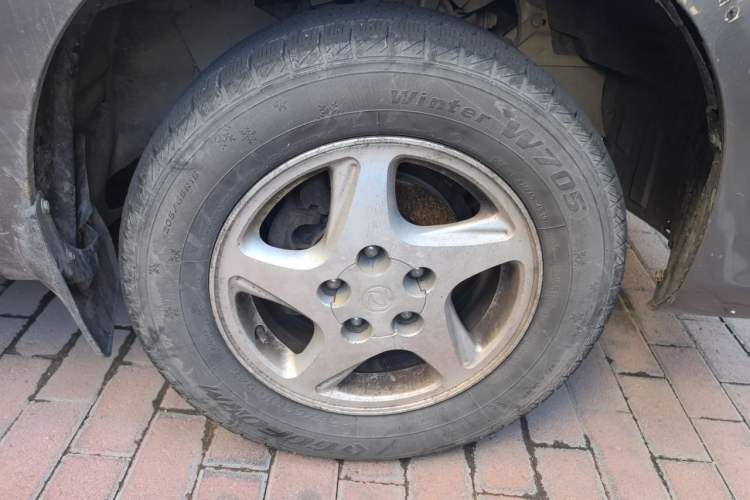 Used FORTHING Lingzhi 2016 M3 1.6L 7-Seater Comfort Model China V Standard Right Front Wheel Hub