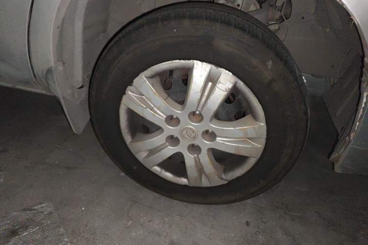 Used FORTHING Lingzhi 2016 M3L 1.6L 7-Seater Standard Model Right Front Wheel Hub
