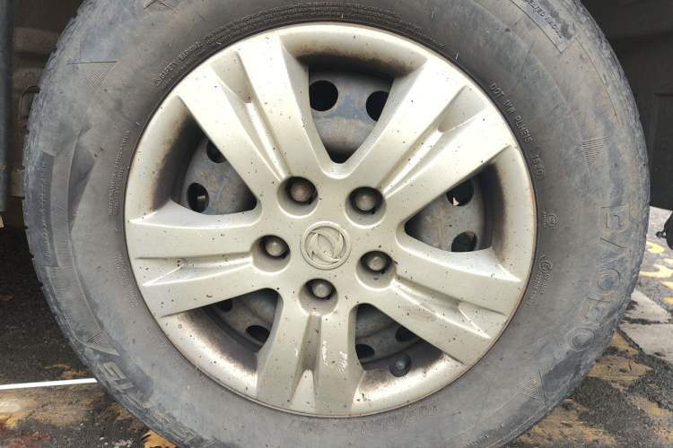Used FORTHING Lingzhi 2016 M3L 1.6L 7-Seater Comfort Model Right Front Wheel Hub