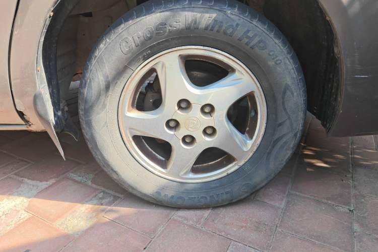 Used FORTHING Lingzhi 2016 M3L 1.6L 7-Seater Luxury Model Right Front Wheel Hub