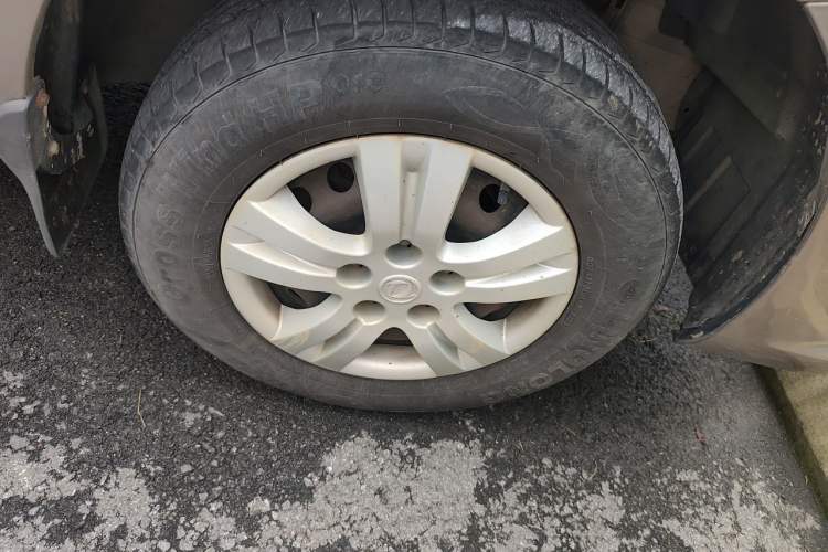 Used FORTHING Lingzhi 2016 M5 2.0L 7-seat Long-wheelbase Standard Model Right Front Wheel Hub