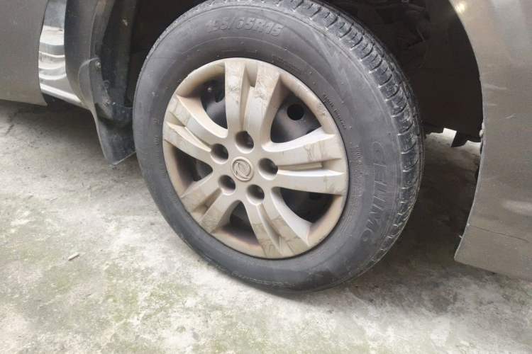 Used FORTHING Lingzhi 2016 M3 1.6L 7-seater Standard Model China IV Standard Right Front Wheel Hub