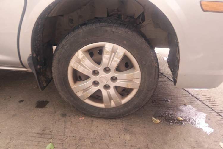 Used FORTHING Lingzhi 2016 M3L 1.6L 7-Seater Standard Model Right Front Wheel Hub