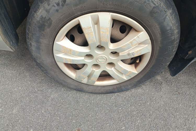 Used FORTHING Lingzhi 2016 M3L 1.6L 7-Seater Standard Model Right Front Wheel Hub
