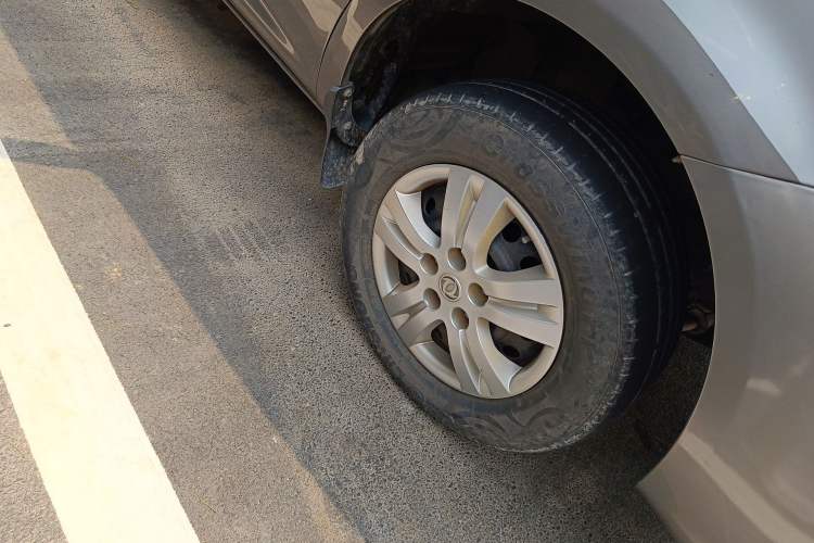 Used FORTHING Lingzhi 2016 M5 2.0L 7-seat Long-wheelbase Comfort Version Right Front Wheel Hub