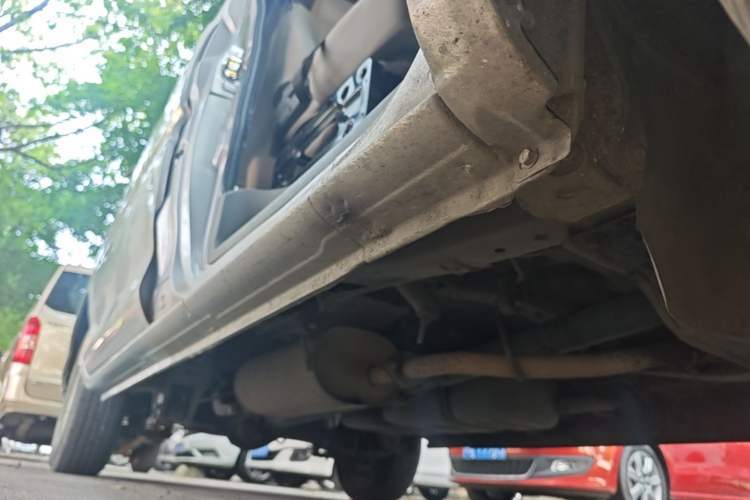 Used FORTHING Lingzhi 2016 V3 1.5L 7-seat Standard Model China IV Standard Right Side Sill