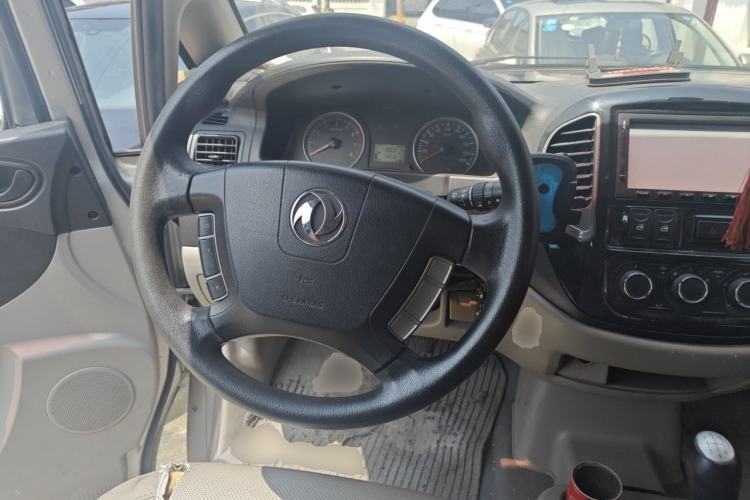 Used FORTHING Lingzhi 2016 M3 1.6L 7-Seater Luxury Model China IV Standard Steering Wheel
