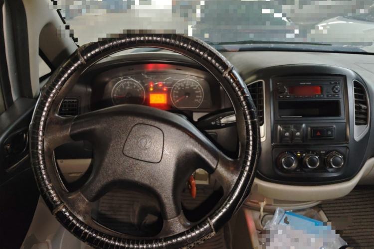 Used FORTHING Lingzhi 2016 V3 1.5L 7-Seater Standard Model China V Emission Standard Steering Wheel