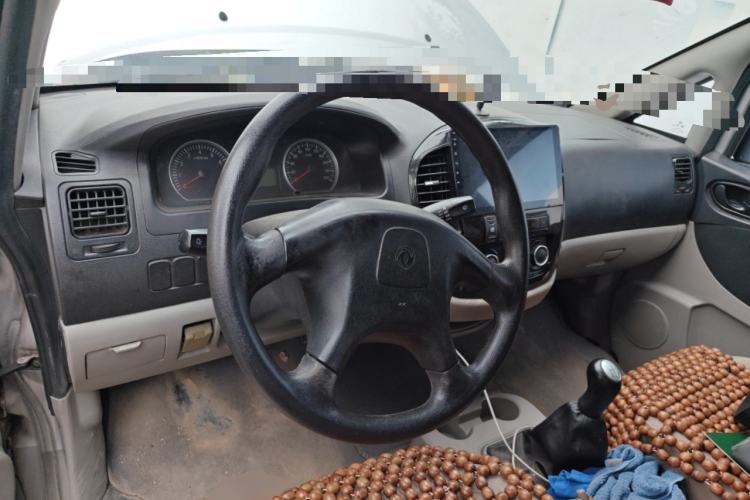 Used FORTHING Lingzhi 2016 M3 1.6L 7-Seater Standard Model China V Emission Standard Steering Wheel