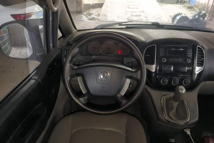Used FORTHING Lingzhi 2016 M5 2.0L 7-seat Long-wheelbase Comfort Version Steering Wheel