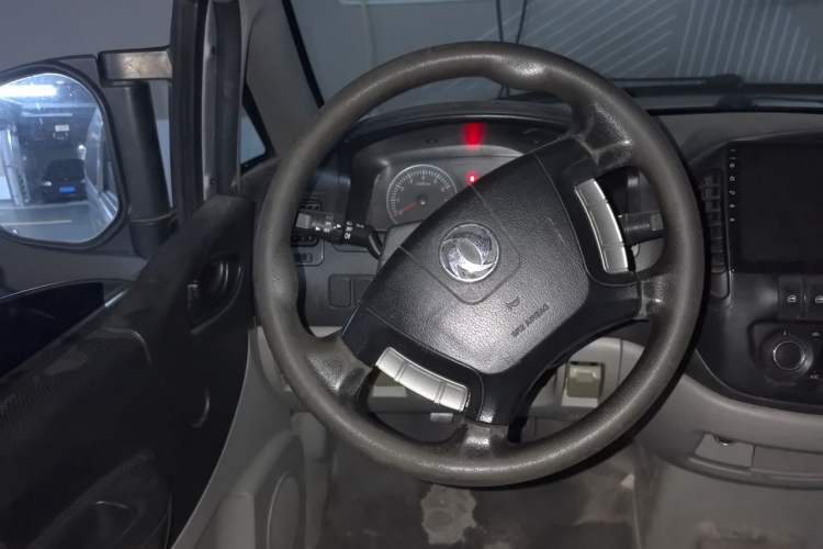 Used FORTHING Lingzhi 2016 M3L 1.6L 7-Seater Comfort Model Steering Wheel