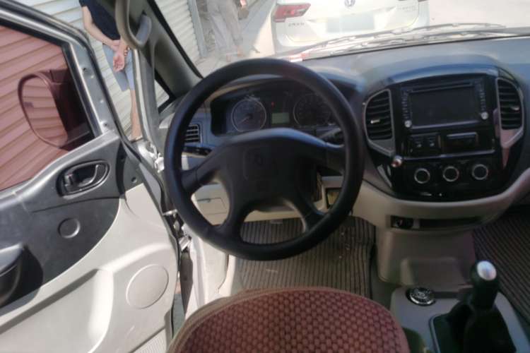 Used FORTHING Lingzhi 2016 M3L 1.6L 7-Seater Comfort Model Steering Wheel