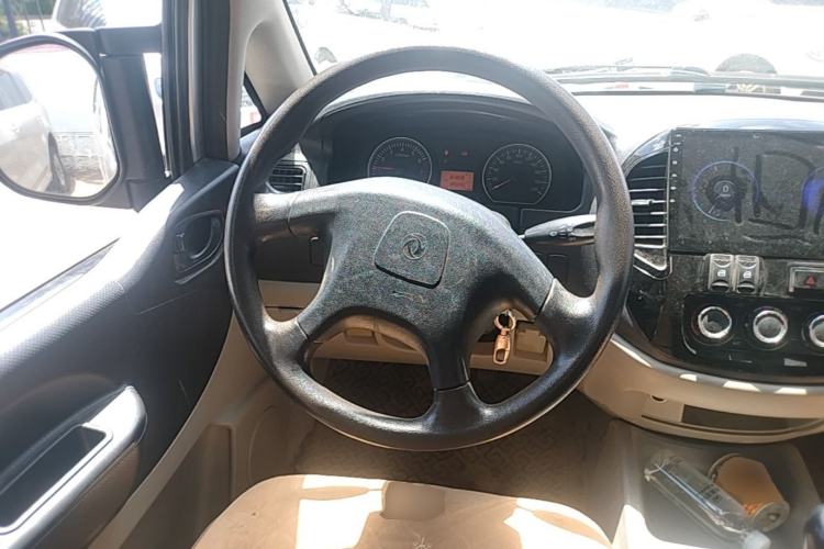 Used FORTHING Lingzhi 2016 V3 1.5L 7-seat Standard Model China IV Standard Steering Wheel