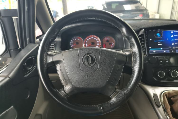 Used FORTHING Lingzhi 2016 M5 2.0L 7-seat Long-wheelbase Standard Model Steering Wheel